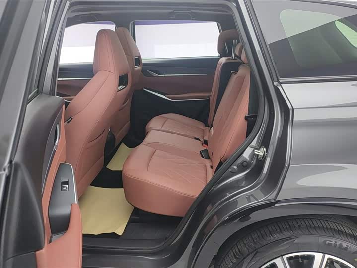 Фото 11 - Changan CS75 Plus