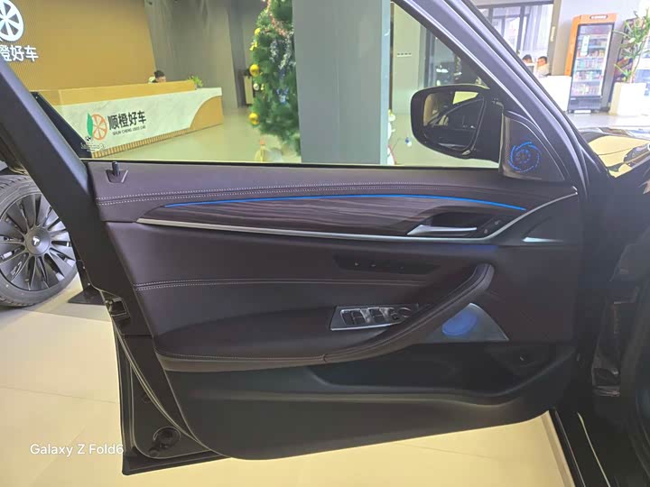 Фото 5 - BMW 5 Series