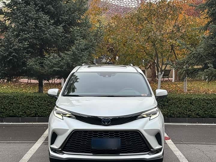 Фото 13 - Toyota Granvia