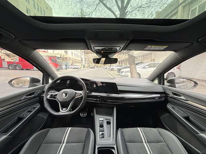 Фото 5 - Volkswagen Golf