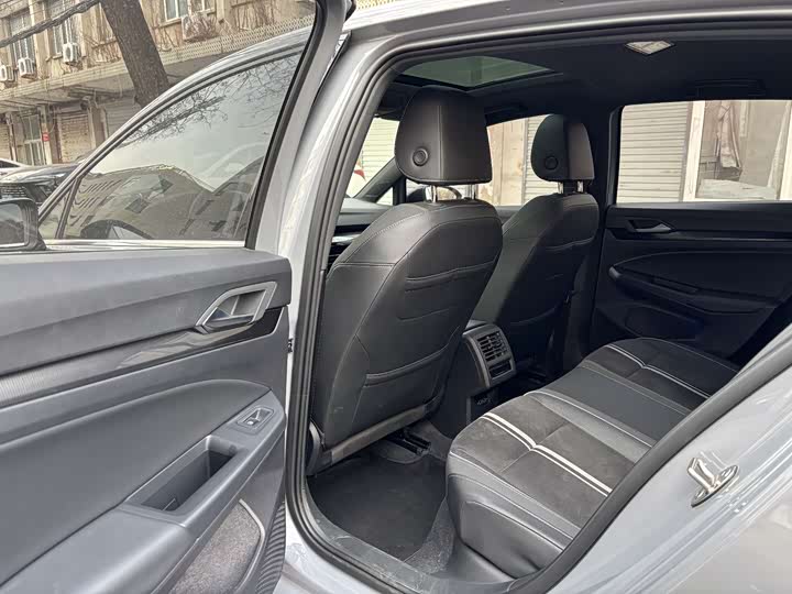 Фото 6 - Volkswagen Golf