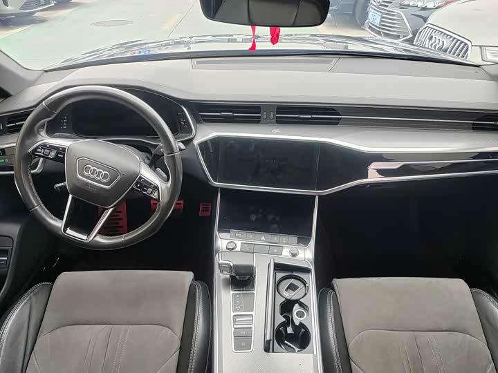 Фото 6 - Audi A6L