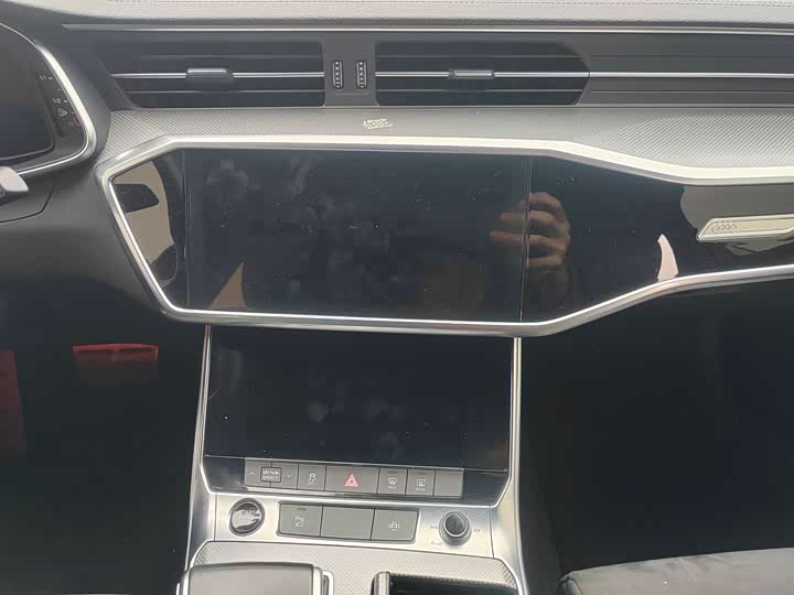 Фото 8 - Audi A6L