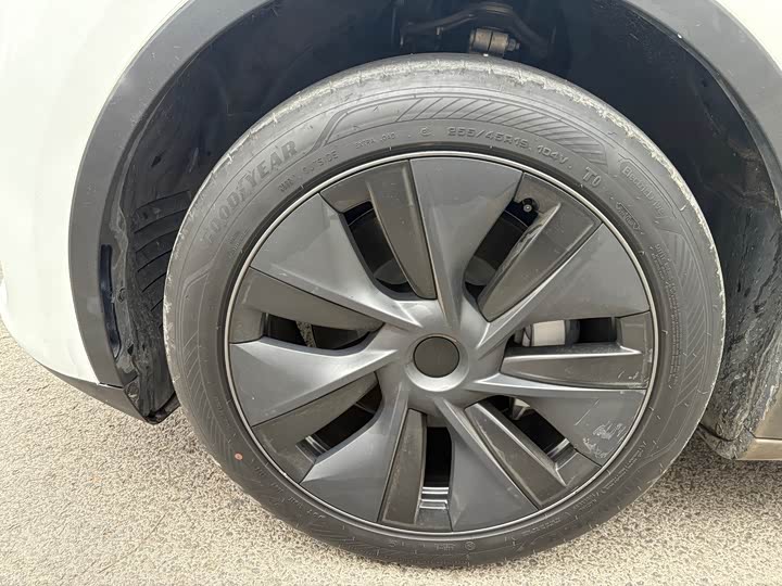 Фото 12 - Tesla Model Y