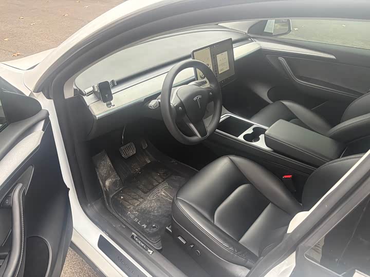 Фото 6 - Tesla Model Y