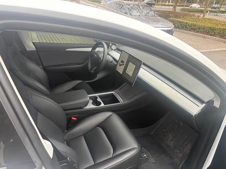 Фото 8 - Tesla Model Y