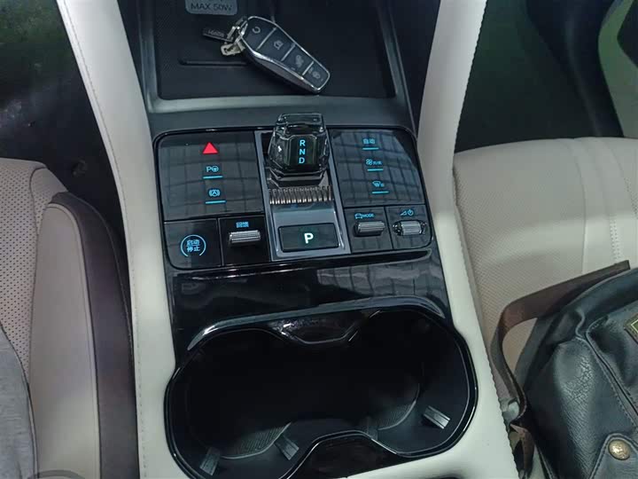 Фото 14 - BYD Song Plus Hybrid/EV