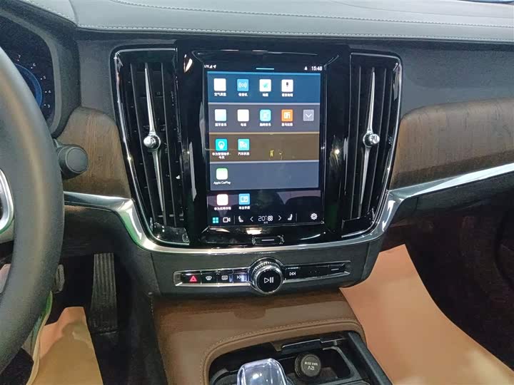 Фото 13 - Volvo S90