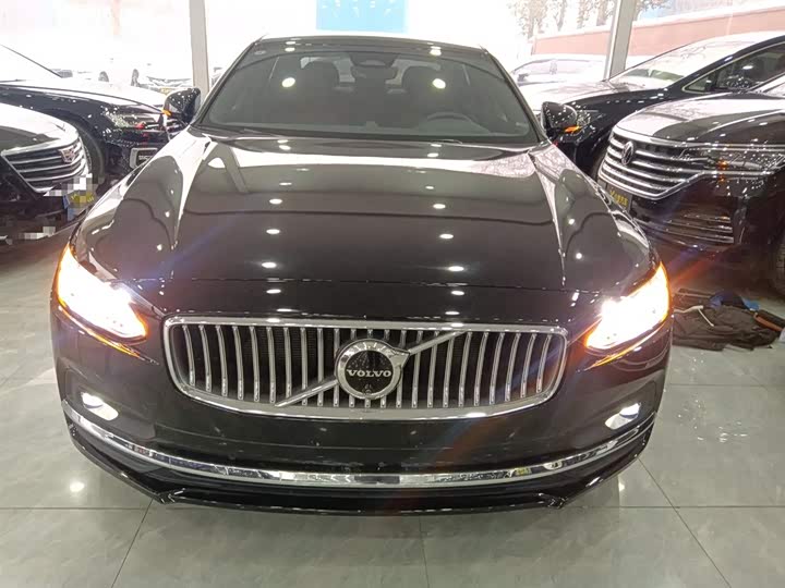 Фото 3 - Volvo S90