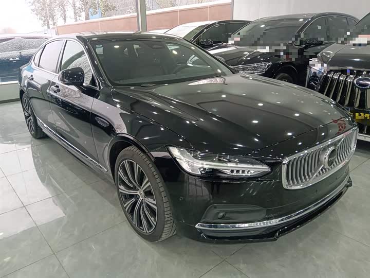 Фото 4 - Volvo S90