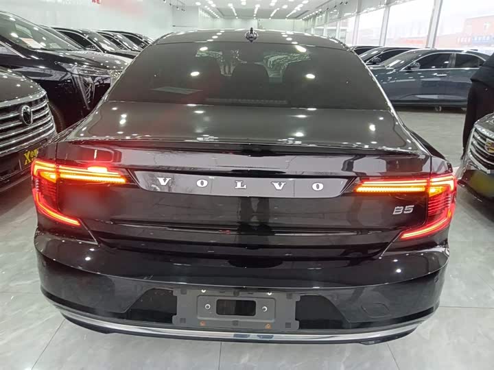 Фото 6 - Volvo S90