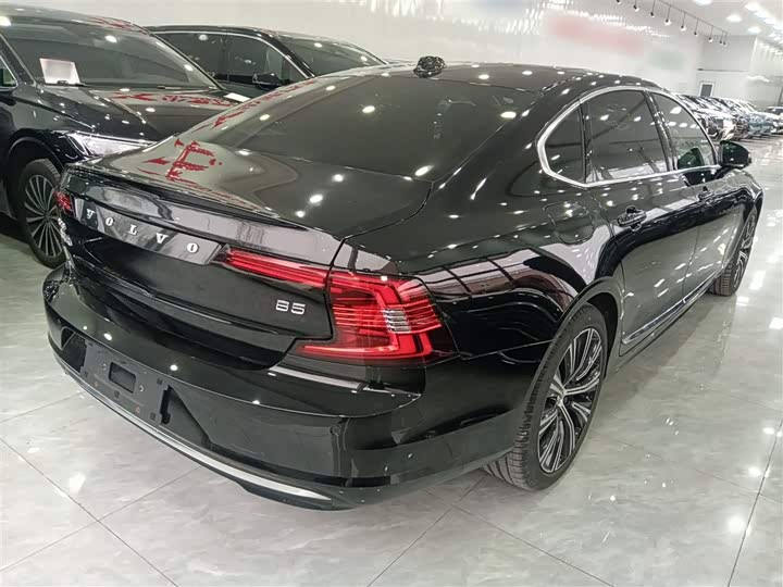 Фото 7 - Volvo S90