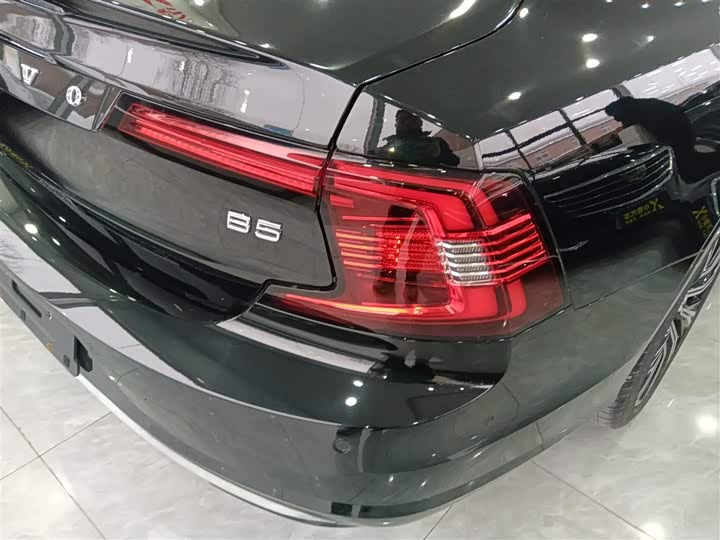 Фото 8 - Volvo S90