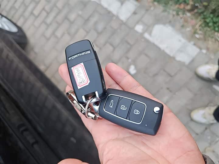 Фото 9 - Dongfeng Forthing Lingzhi M5