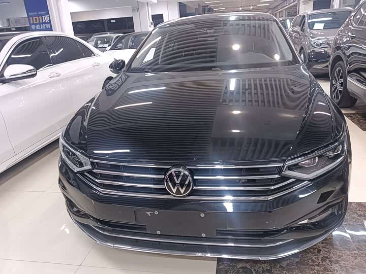 Фото 2 - Volkswagen Magotan