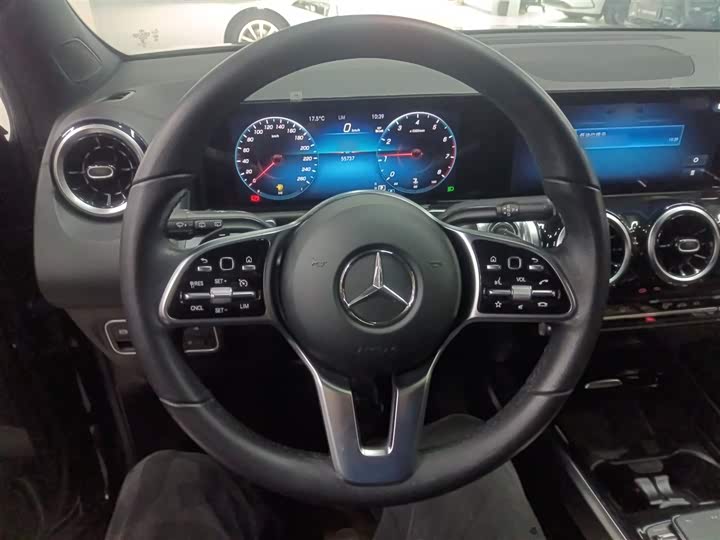 Фото 11 - Mercedes-Benz GLB-Class