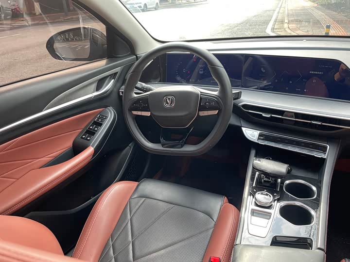 Фото 12 - Changan Eado Plus