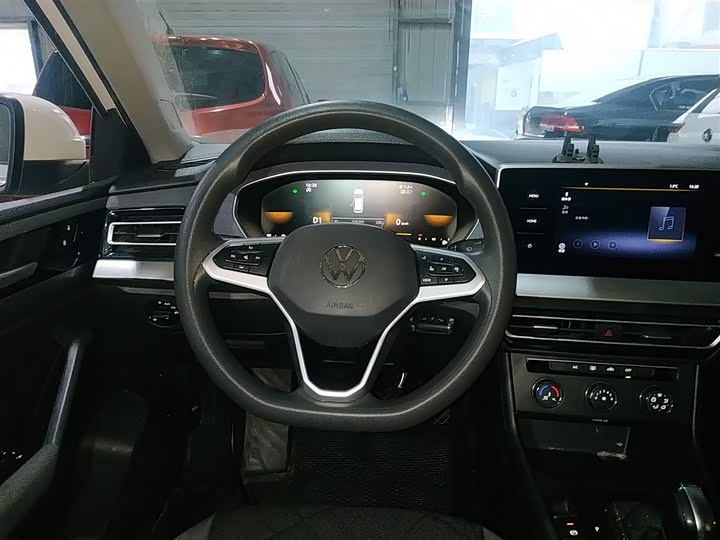 Фото 11 - Volkswagen Lavida