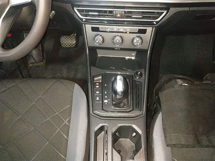 Фото 14 - Volkswagen Lavida