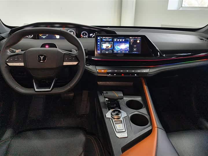 Фото 10 - Changan UNI-V