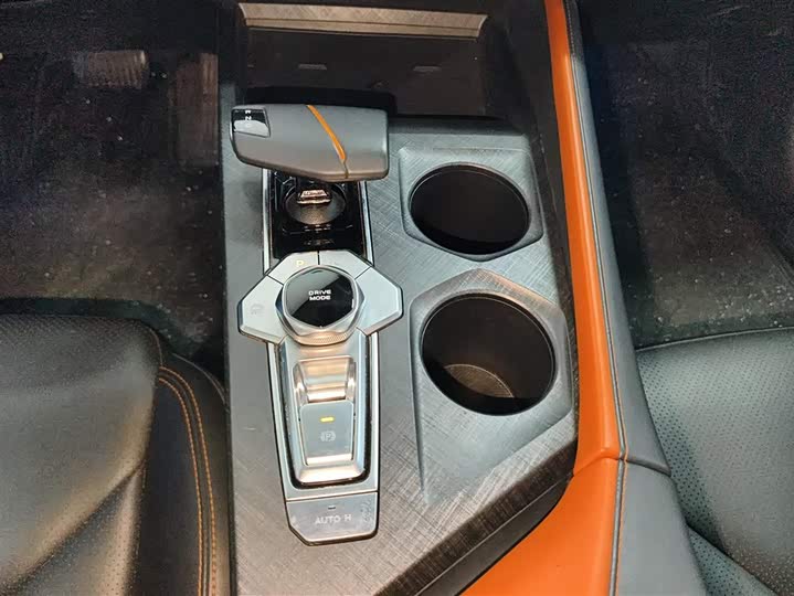 Фото 15 - Changan UNI-V