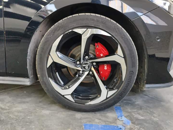 Фото 4 - Changan UNI-V