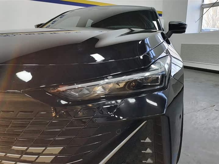 Фото 5 - Changan UNI-V