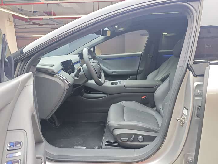 Фото 28 - XPeng F57