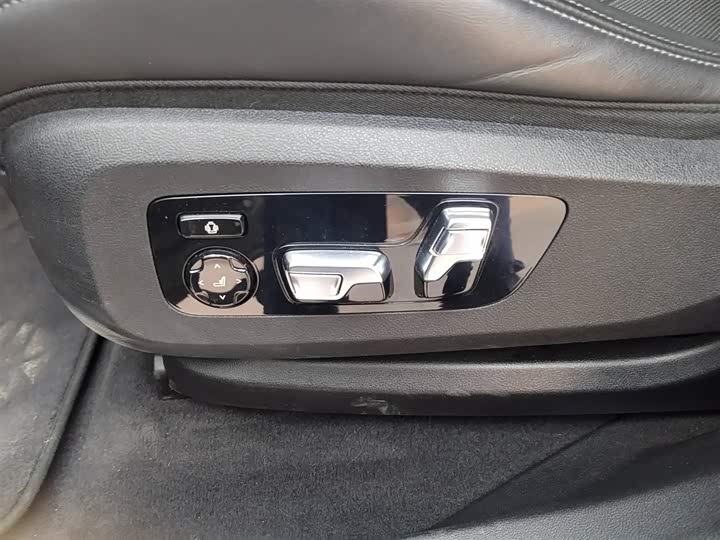 Фото 10 - BMW XM