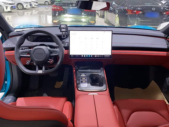 Фото 10 - Xiaomi SU7