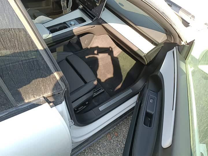 Фото 11 - Polestar 4