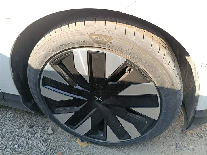 Фото 14 - Polestar 4