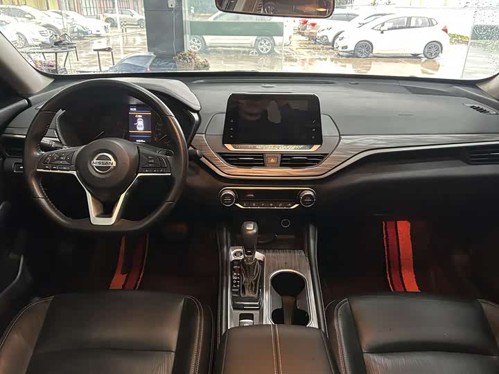 Фото 10 - Nissan Teana