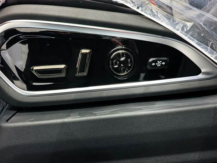 Фото 11 - HiPhi X