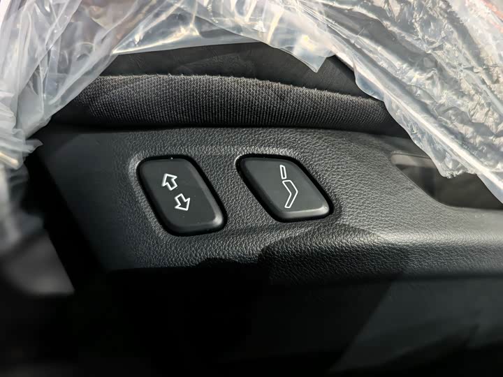 Фото 12 - HiPhi X