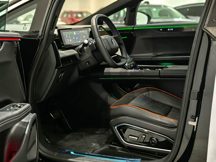 Фото 7 - HiPhi X