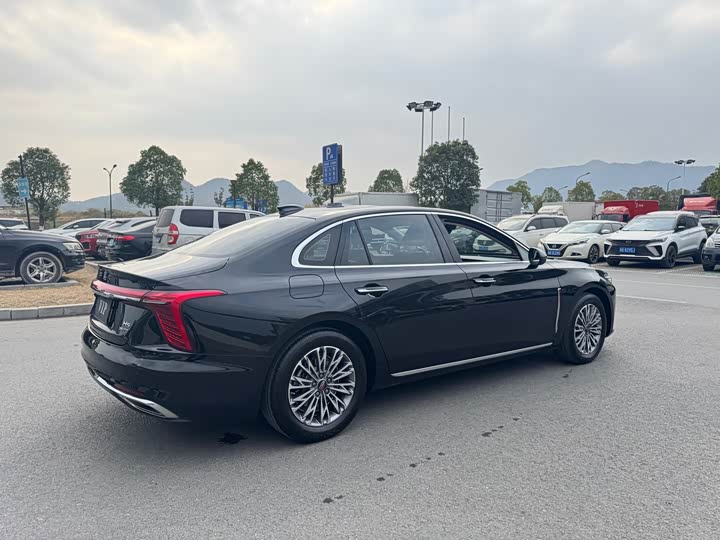 Фото 7 - Hongqi H5