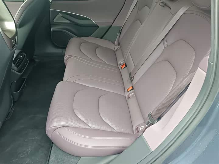 Фото 14 - Xiaomi SU7