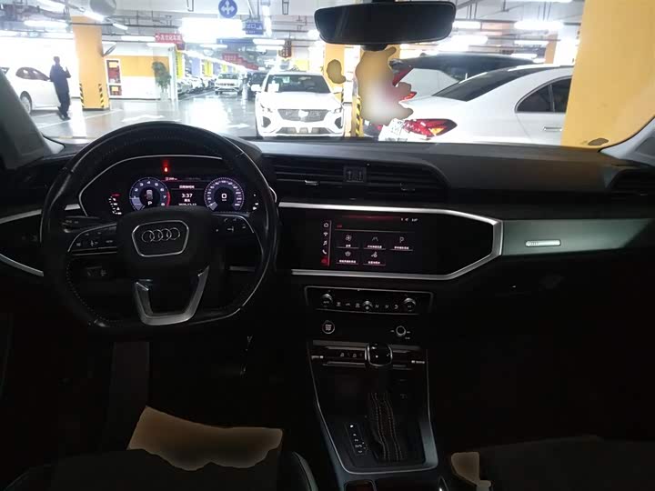 Фото 10 - Audi Q3