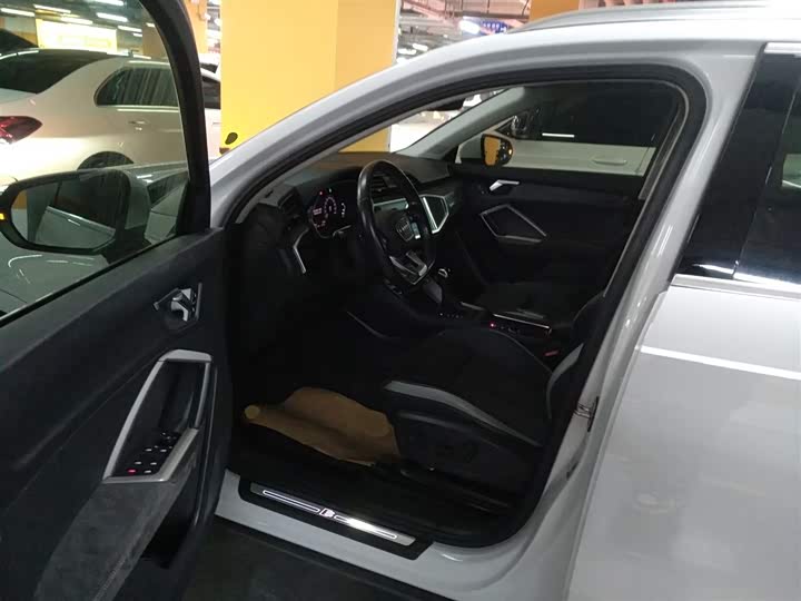 Фото 15 - Audi Q3