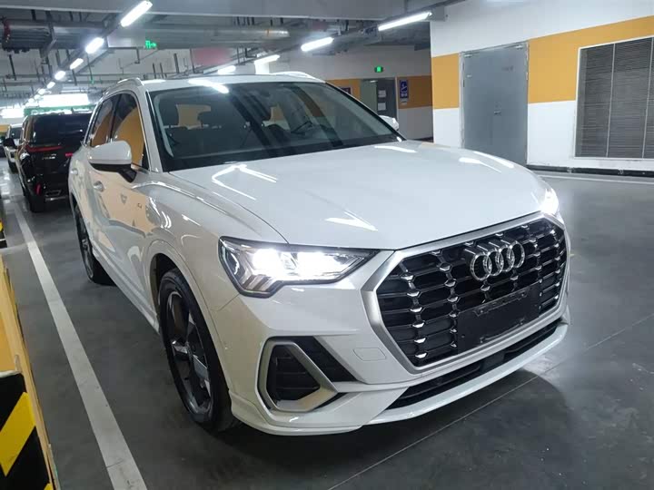 Фото 4 - Audi Q3