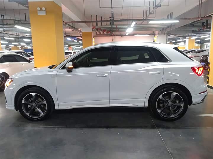 Фото 5 - Audi Q3