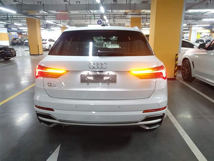 Фото 6 - Audi Q3