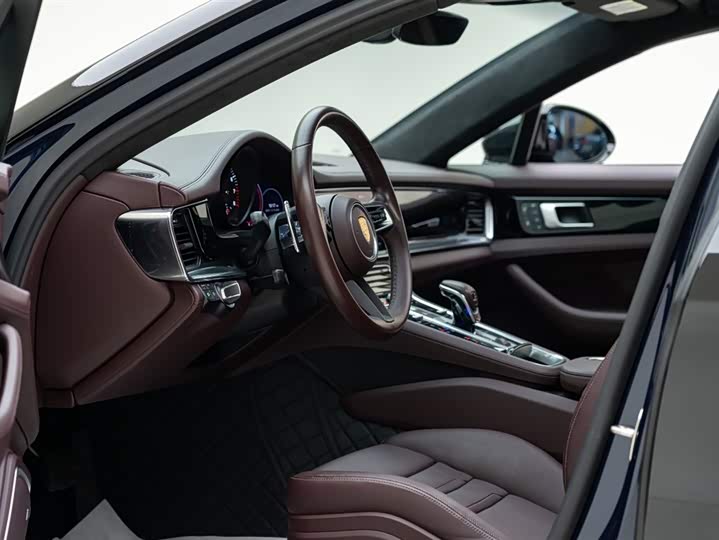 Фото 11 - Porsche Panamera