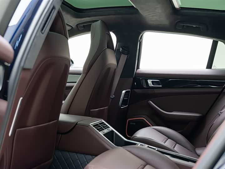 Фото 12 - Porsche Panamera