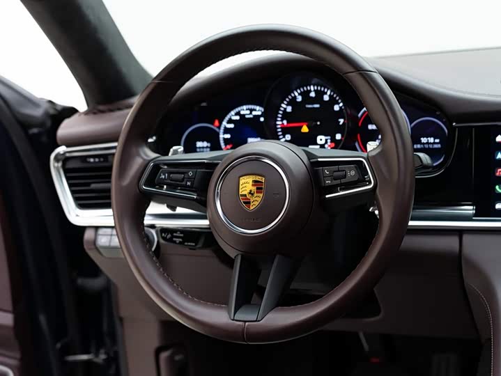 Фото 14 - Porsche Panamera