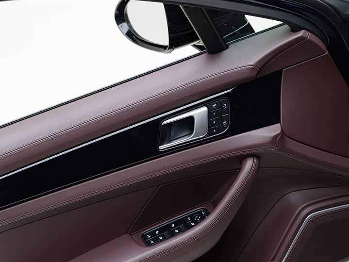 Фото 17 - Porsche Panamera