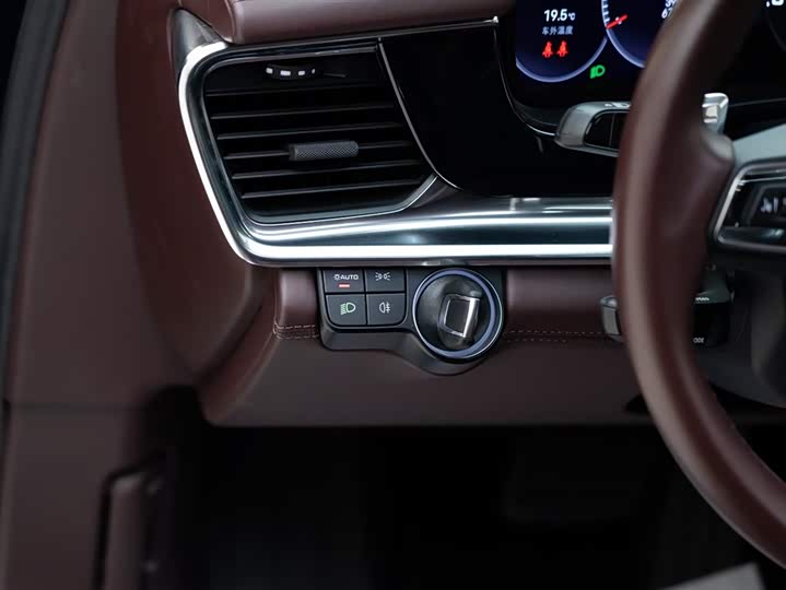 Фото 19 - Porsche Panamera