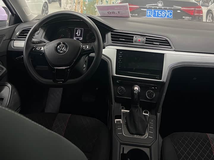 Фото 11 - Volkswagen Lamando L