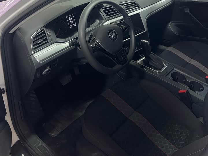 Фото 8 - Volkswagen Lamando L